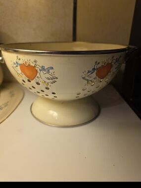 Vintage Marmalade Goose Colander